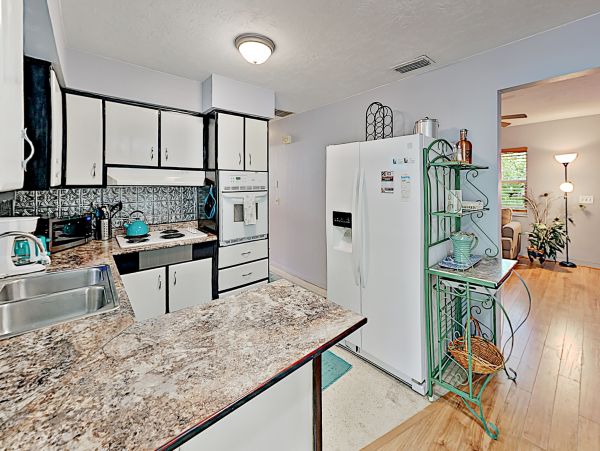 Lovely 2 Bedroom Vacation Rental in Clearwater