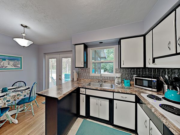 Lovely 2 Bedroom Vacation Rental in Clearwater