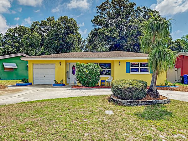 Lovely 2 Bedroom Vacation Rental in Clearwater