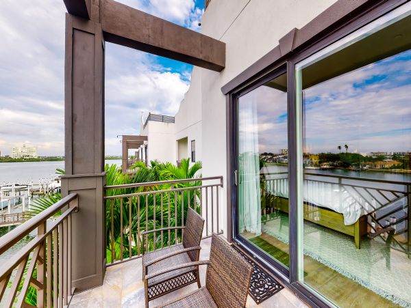 Spectaclar 3 bedroom on the Water