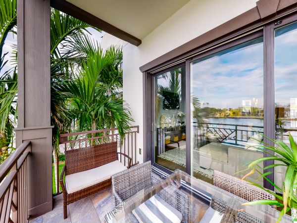 Spectaclar 3 bedroom on the Water