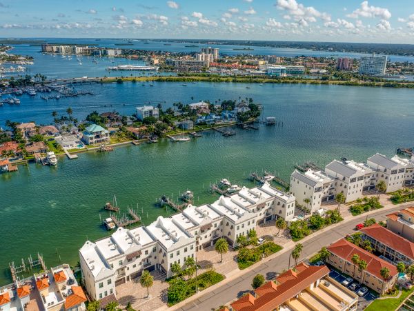 Spectaclar 3 bedroom on the Water