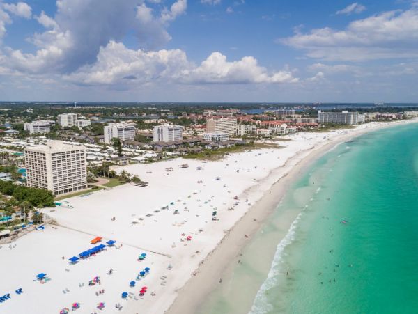 Two Bedroom Gulfside Vacation Condo in Siesta Key