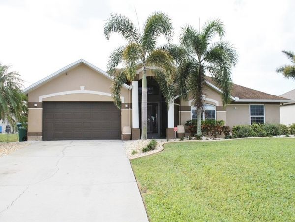 Canal-front Three Bedroom Pool Vacation Home in Cape Coral