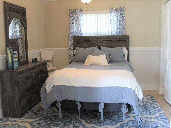 Canal-front Three Bedroom Pool Vacation Home in Cape Coral