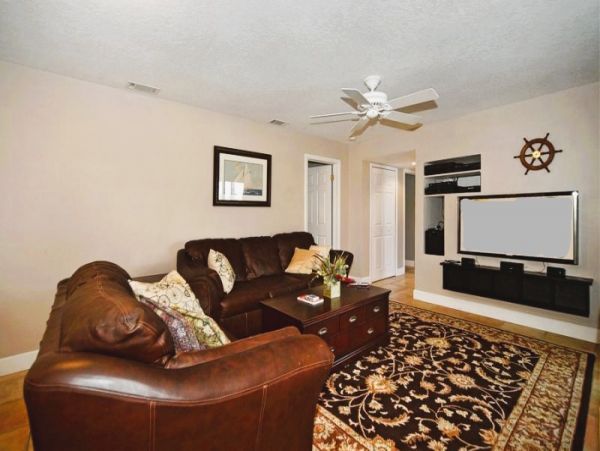 Cape Coral Vacation Home Four Bedroom with Pool
