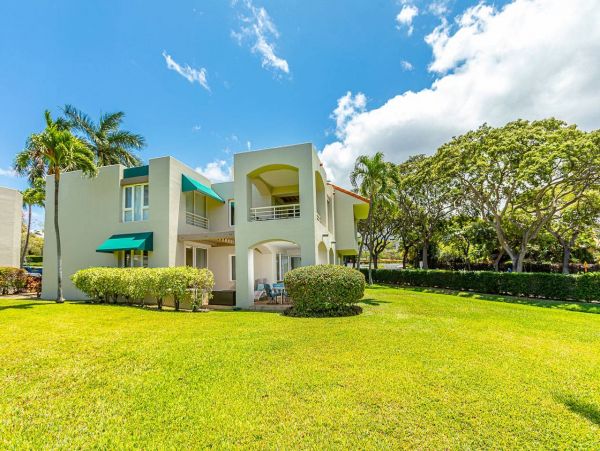 Wailea 2 Bedroom Vacation Condo with Pool and Close to Beach