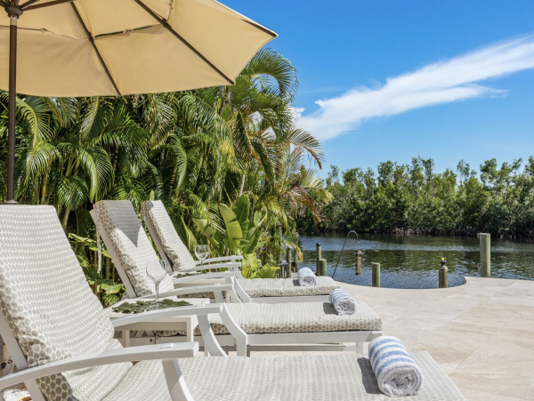Canalfront Luxury 5-Bdm Home with Private Pool & Spa in Cape Coral