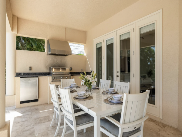 Canalfront Luxury 5-Bdm Home with Private Pool & Spa in Cape Coral