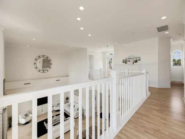 Canalfront Luxury 5-Bdm Home with Private Pool & Spa in Cape Coral