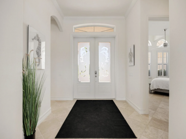 Canalfront Luxury 5-Bdm Home with Private Pool & Spa in Cape Coral