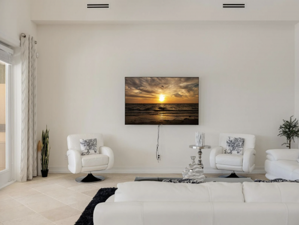 Canalfront Luxury 5-Bdm Home with Private Pool & Spa in Cape Coral