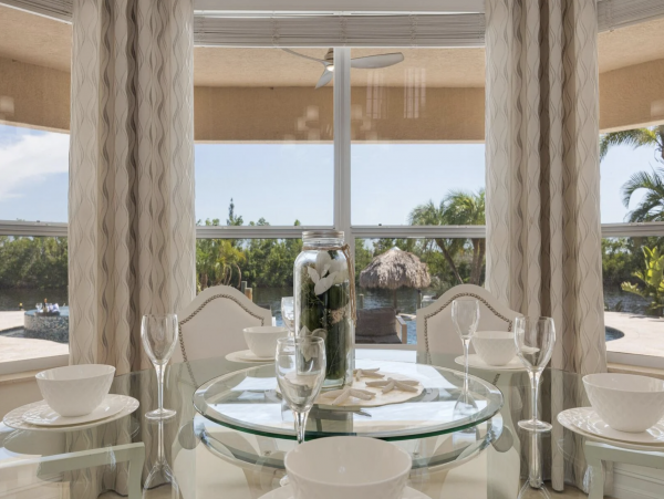 Canalfront Luxury 5-Bdm Home with Private Pool & Spa in Cape Coral