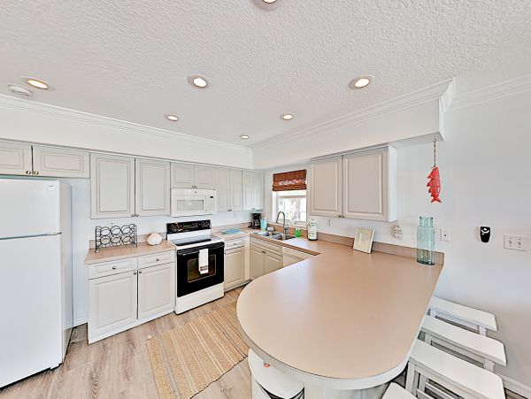 Indian Shores Ai Condo 1010090