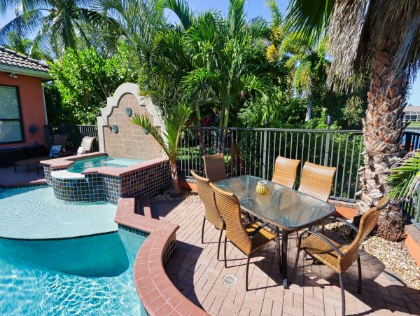 Stunning Cape Coral Vacation Pool Home Six Bedroom