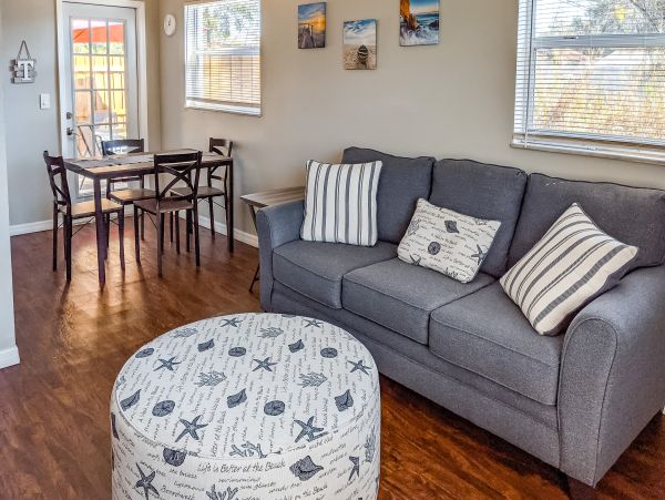 Upper level Duplex in Largo
