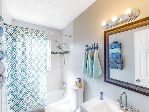 Upper level Duplex in Largo