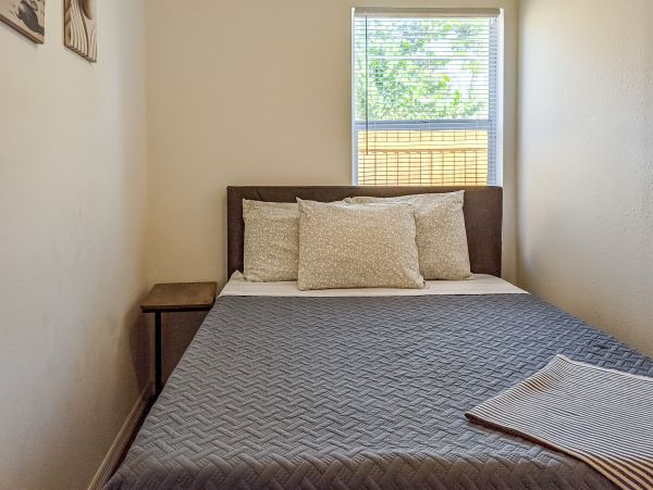 Upper level Duplex in Largo