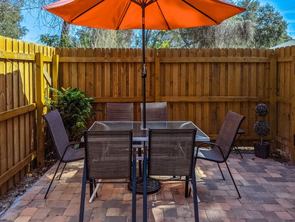 Upper level Duplex in Largo