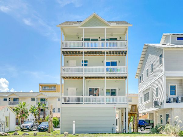 Beachside Three Bedroom Rental Home in Indian Shores