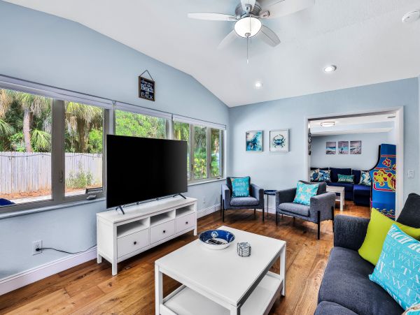 Indian Rocks Lovely Vacation Rental Home with Private Pool