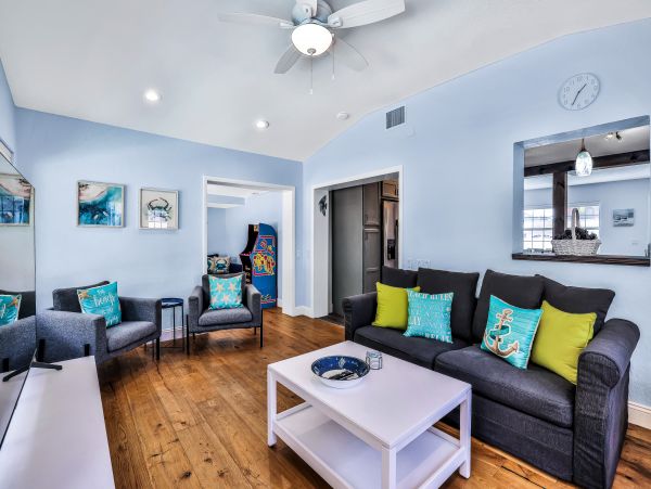 Indian Rocks Lovely Vacation Rental Home with Private Pool