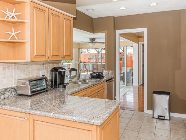 Waterfront 4 bedroom home with private pool in Tampa