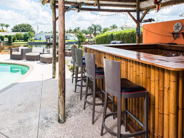 Waterfront 4 bedroom home with private pool in Tampa