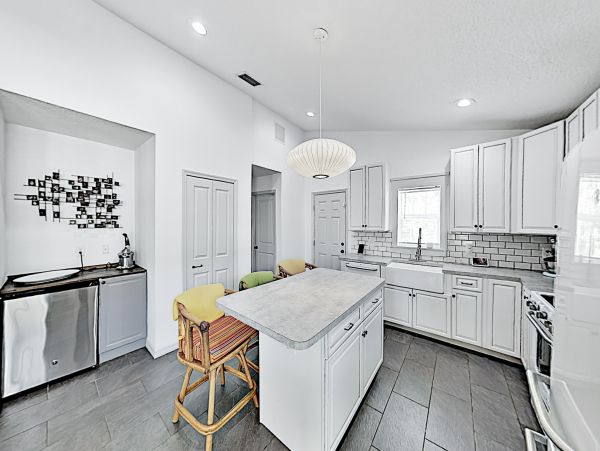 Tampa Home 1010185