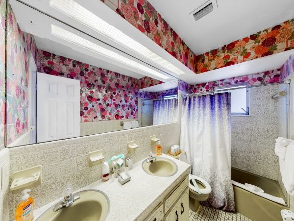 Dog friendly house with water views and beach access