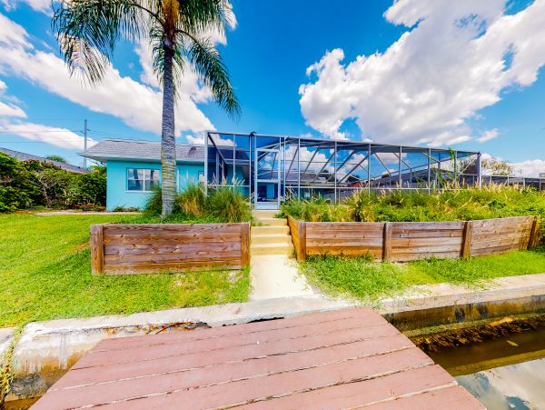 Dog friendly house with water views and beach access