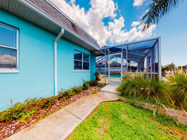 Dog friendly house with water views and beach access