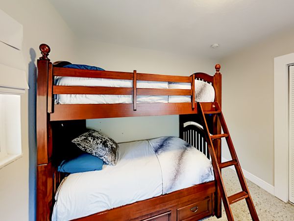 Tampa Home 1010189