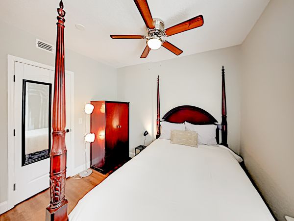 Tampa Home 1010190