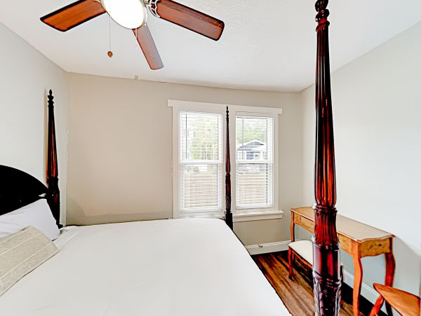 Tampa Home 1010190