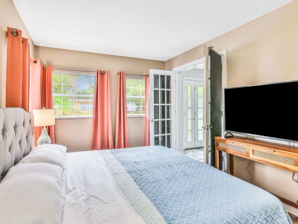 Tampa Home 1010193