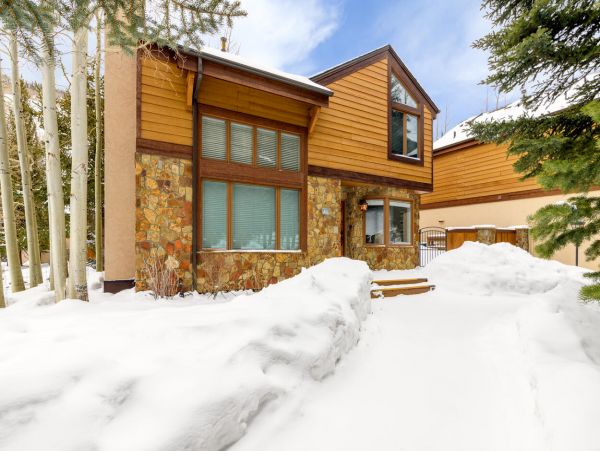 Luxury Three Bedroom Mountain Escape Vacation Home in Vail
