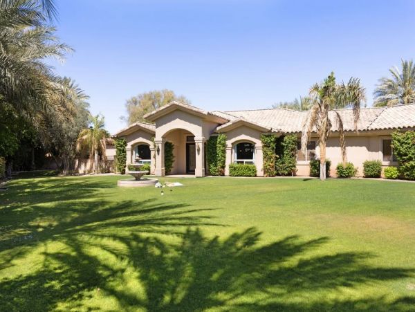 Luxury Eight Bedroom Indio Vacation Rental Estate