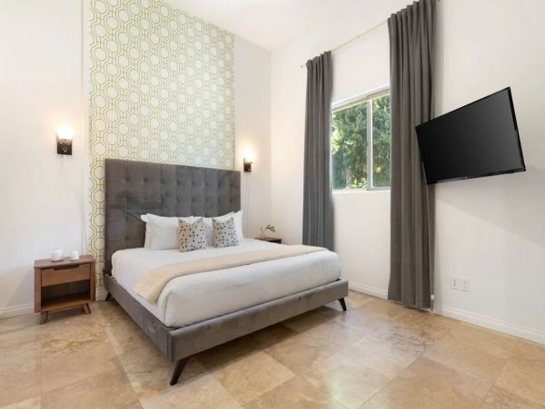 Luxury Eight Bedroom Indio Vacation Rental Estate