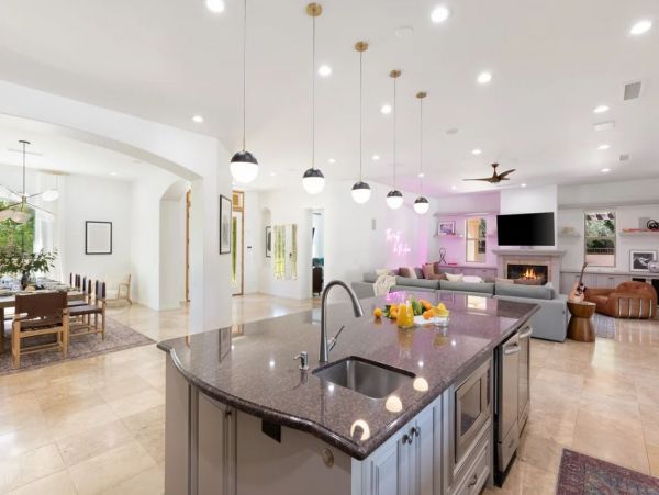 Luxury Eight Bedroom Indio Vacation Rental Estate