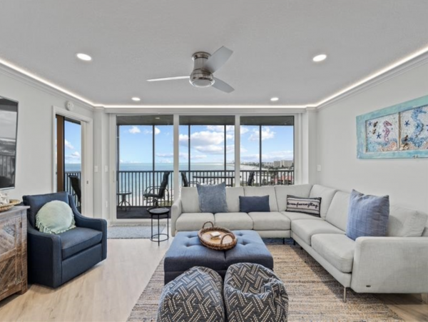 Luxury Beachfront Condo 4-Bedroom with Stunning Views in Siesta Key