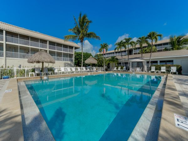Sanibel 2 Bedroom Condo Sleeps 6 Guests