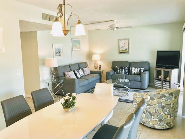 Sanibel 2 Bedroom Condo Sleeps 6 Guests