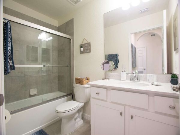 Golf Course & Lake View Vacation Rental in Bradenton