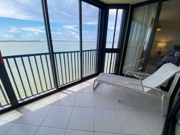 Fort Myers Vacation Rental Waterfront Condo with Bay Views