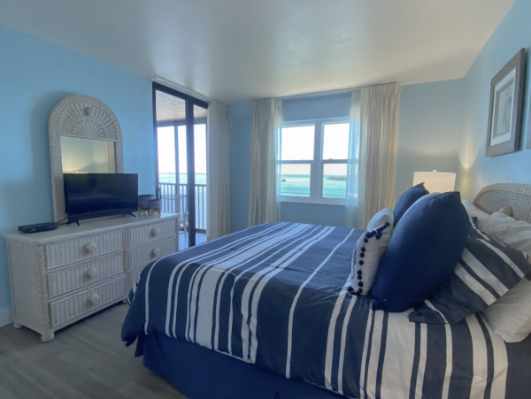 Fort Myers Vacation Rental Waterfront Condo with Bay Views