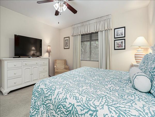 Luxury Three Bedroom Sanibel Condo with Full Views of The Gulf.