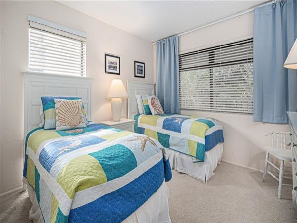Luxury Three Bedroom Sanibel Condo with Full Views of The Gulf.