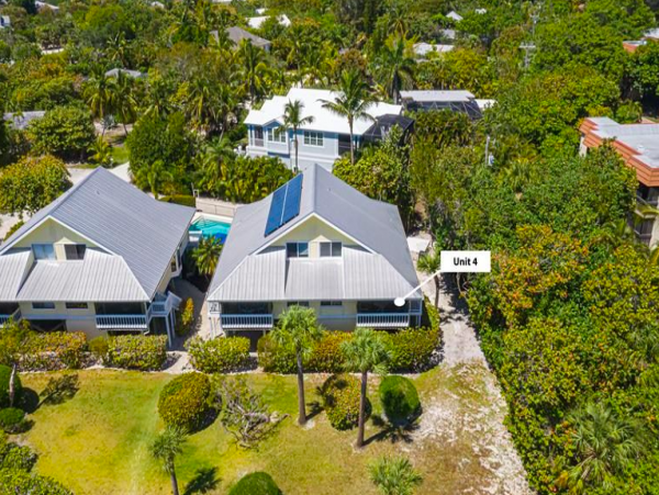 3 bedroom- 3 bathroom Condo in Sanibel with Partial ocean view