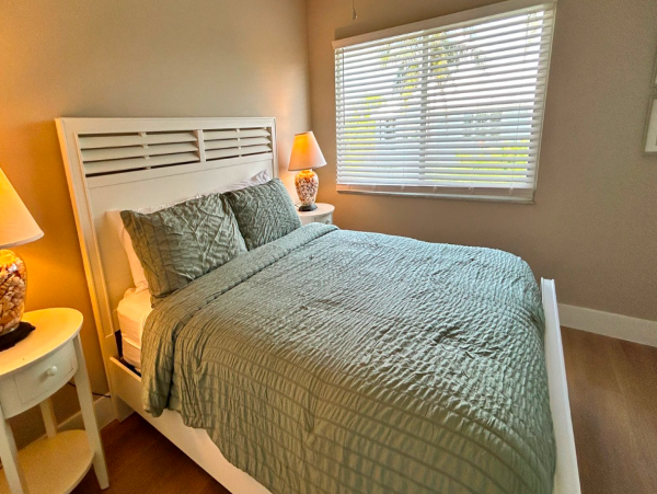 3 bedroom- 3 bathroom Condo in Sanibel with Partial ocean view